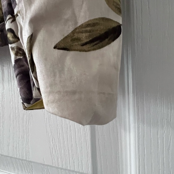 Nick & Mo floral blazer. Shell is 💯% cotton. Sheer polyester lining. S - Picture 6 of 9